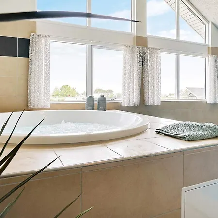 18 Person In Bogense