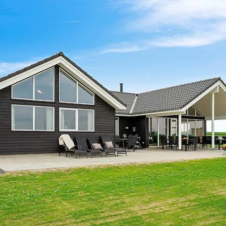 בית נופש 18 Person In