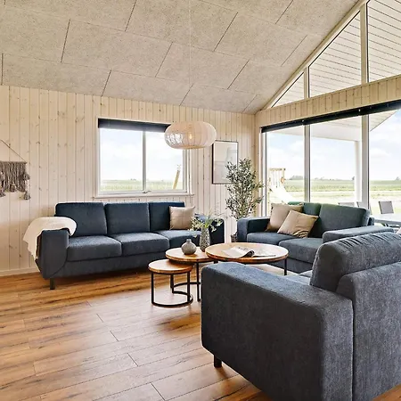 18 Person In Bogense