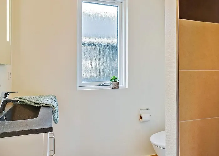 18 Person In בוגנזה